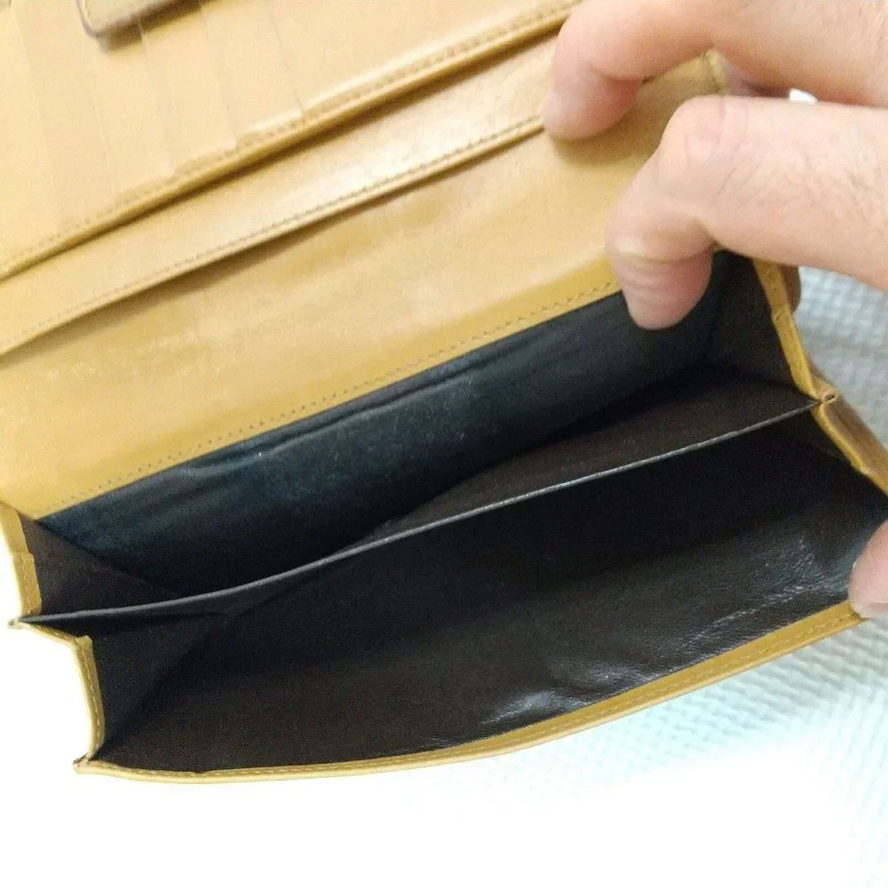 Authentic GUCCI Tan & Brown Canvas & Leather Long Wallet - Picture 5 of 11